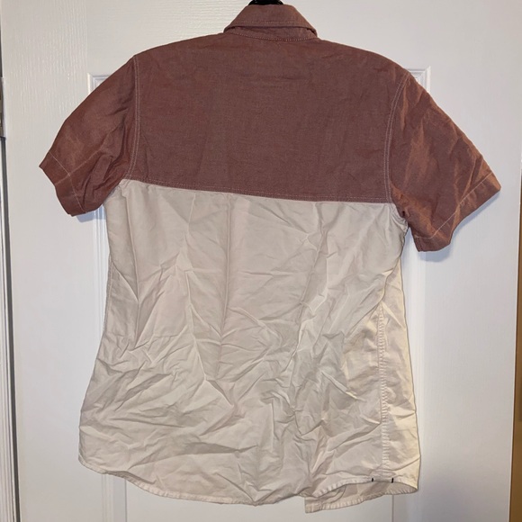 Levi’s button up t-shirt - Picture 2 of 4